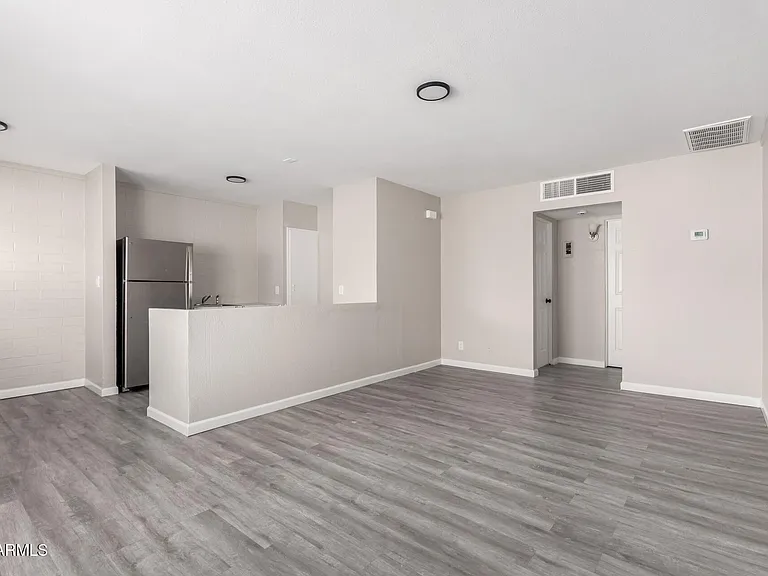 405 S Priest Dr — Photo 31