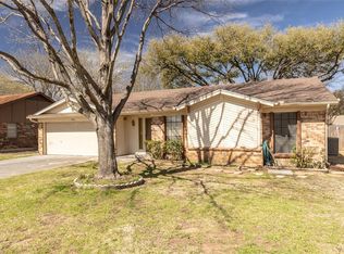 652 Pleasant Manor Ave, Burleson, TX 76028