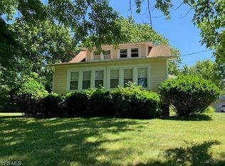 1370 Riverside Dr, Painesville, OH 44077