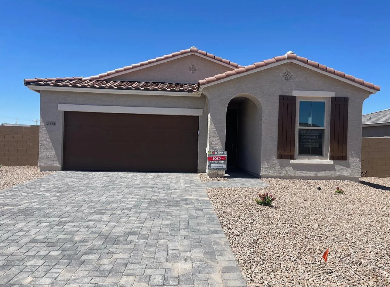 2000 E Escondido Pl — Photo 3
