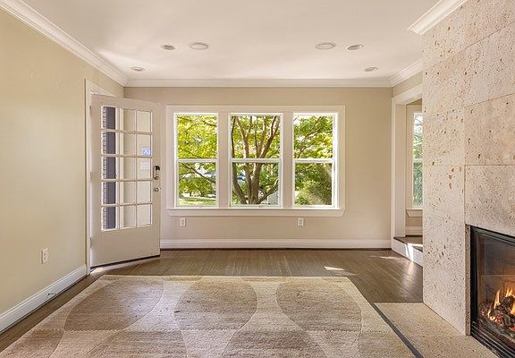 5th image of 4009 Prescott Ave