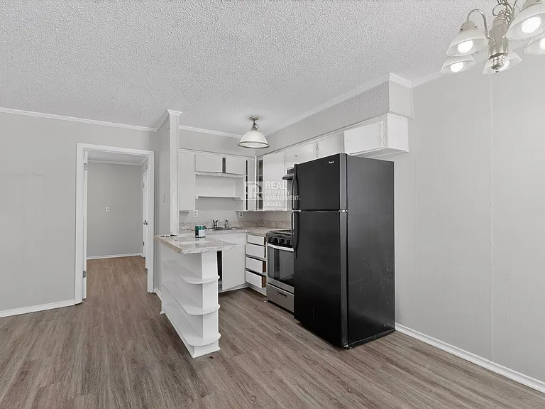 1585 N Mill St — Photo 7