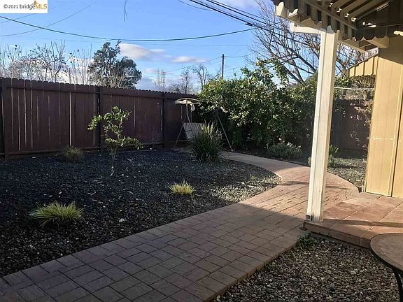 3rd image of 1605 Viera Ave