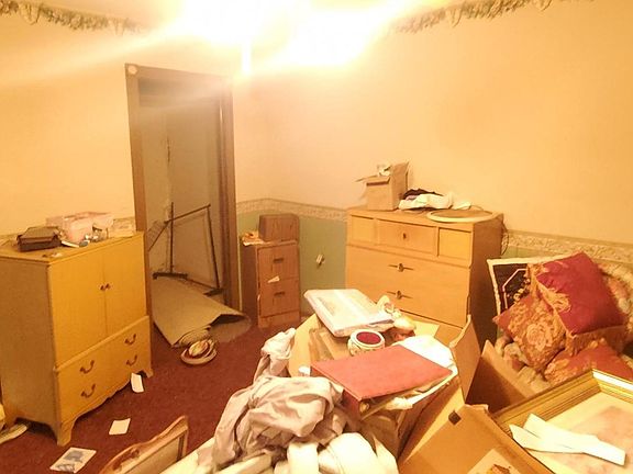5th image of 130 Lewis St