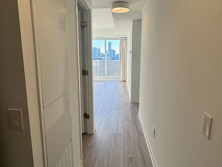 10 Oak St #1907 — Photo 6