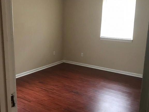 2nd image of 1814 Dalton Ct APT 6