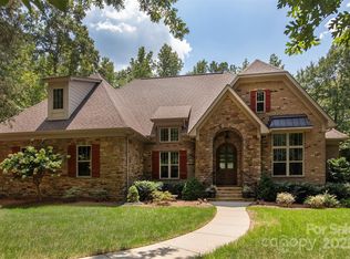 4114 Whispering Oaks Dr, Charlotte, NC 28213
