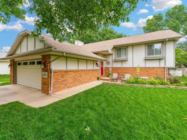 430 N Pine Grove Cir, Wichita, KS 67212