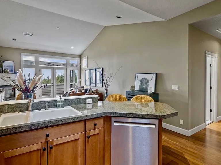 10209 SE Bristol Ln — Photo 4