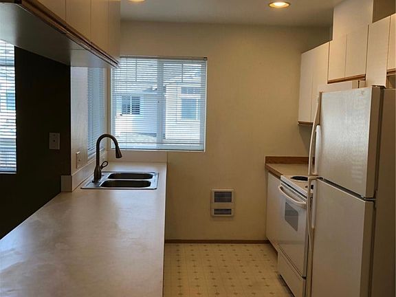 5th image of 5831 S 231st St #193