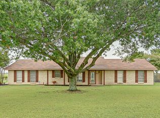 615 Cardinal Dr, Red Oak, TX 75154