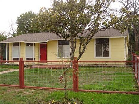 2nd image of 1404 Corona Dr