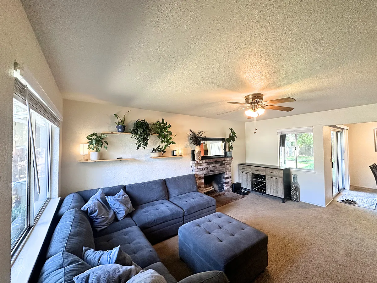 Building Photo - 307 La Vida Way