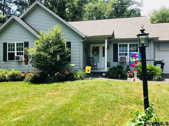 3rd image of 34 River Rock Dr
