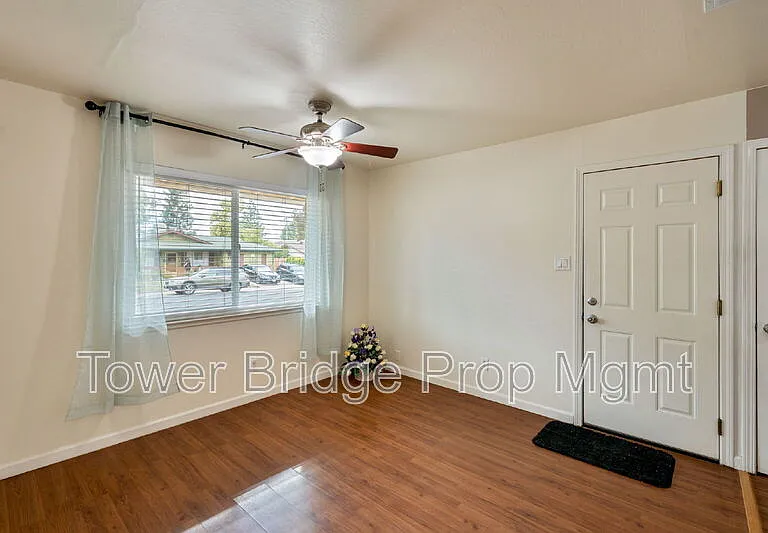 1317 School St — Photo 6