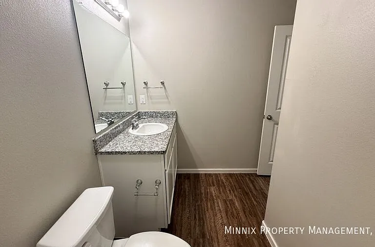 2120 N Jayton Ave #A — Photo 19