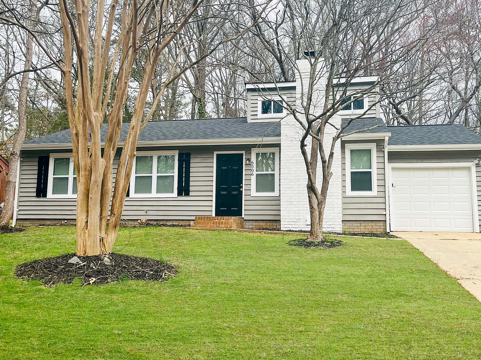 3 bed, 2.0 bath, 1160 sqft, $1,810 — Photo 1