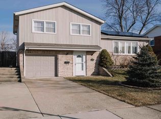 9106 W 89th St, Hickory Hills, IL 60457