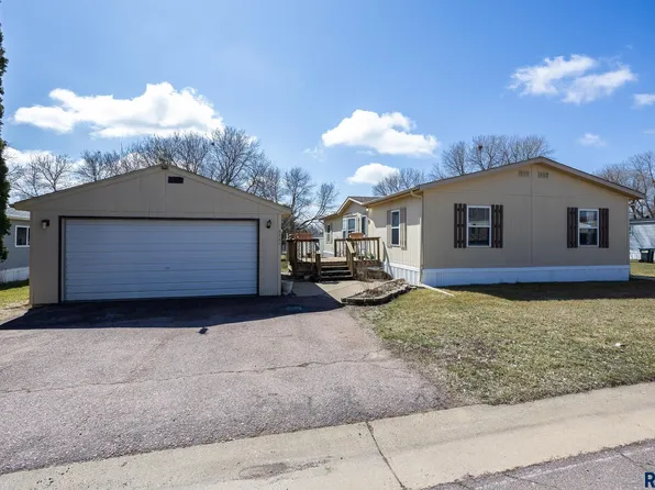 5701 W Paradise Pl, Sioux Falls, SD 57107