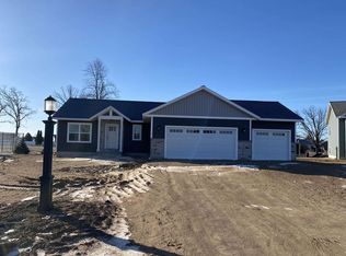 753 Red Sunset Ct, Plover, WI 54467