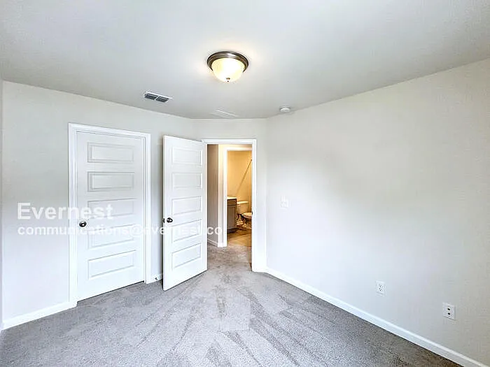 329 Victoria Dr — Photo 11