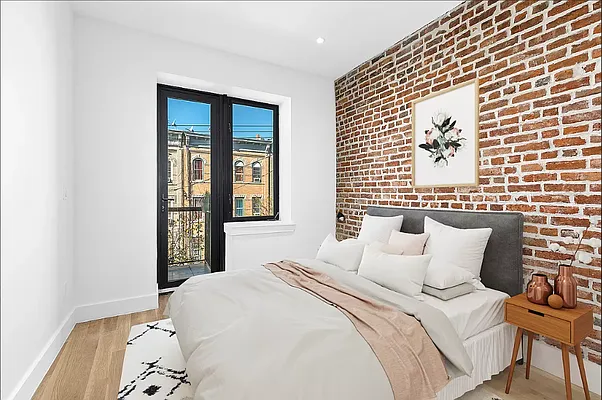 Rented by Compass | media 9