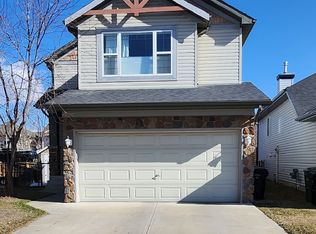 258 Rockborough Grn NW, Calgary, AB T3G5S9