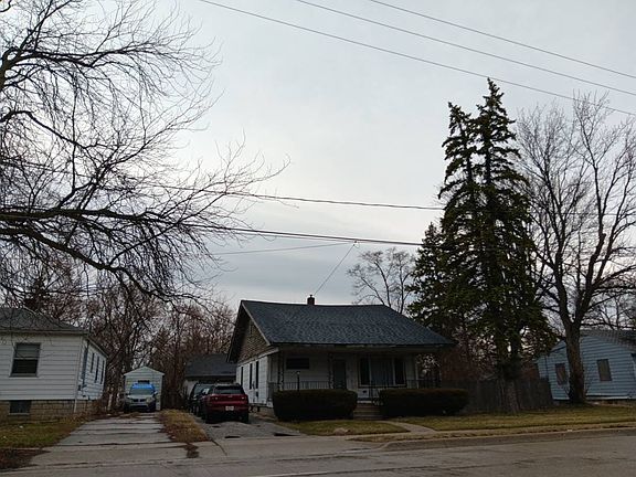 3rd image of 4131 Hess Ave