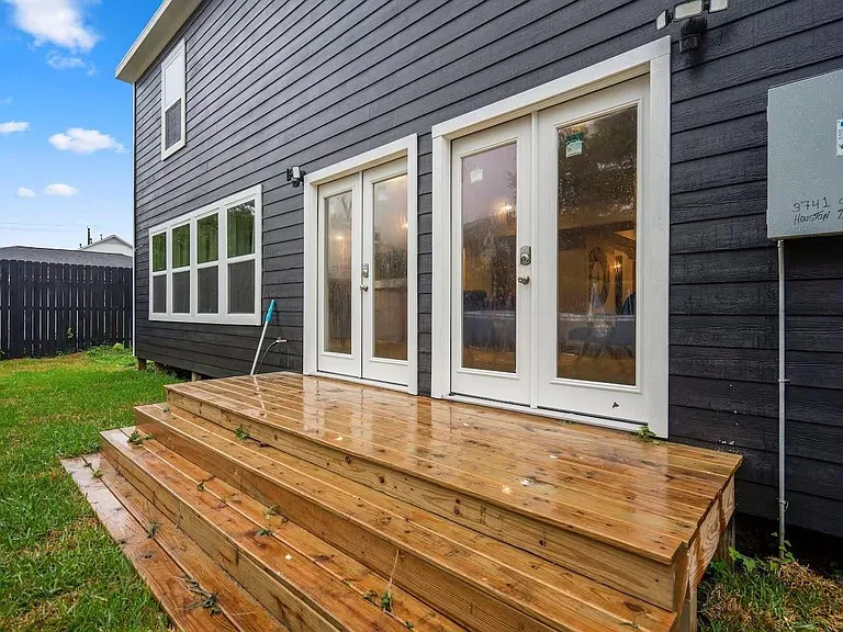 3741 Charleston St — Photo 38