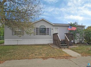 804 N Mallard Pl, Sioux Falls, SD 57107