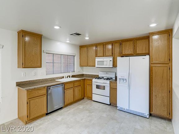 4th image of 7227 Mineral Park Ave