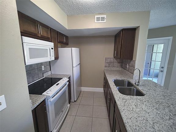 5th image of 445 Fountainhead Cir Unit 157