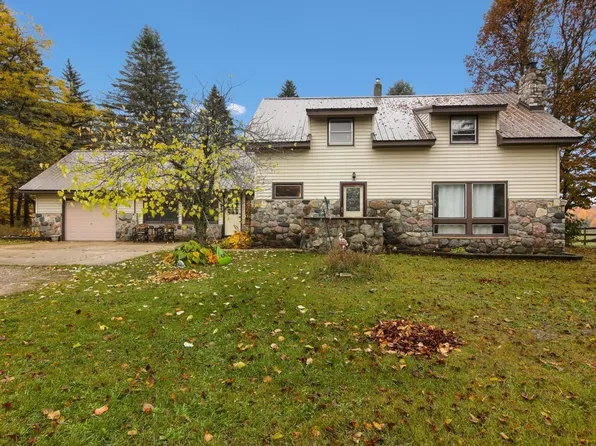3495 Morrison Rd NW, Rapid City, MI 49676