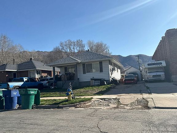 2nd image of 988 Jefferson Ave