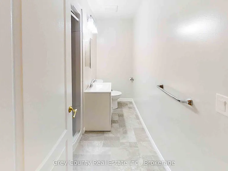 39 Main St E #B — Photo 9