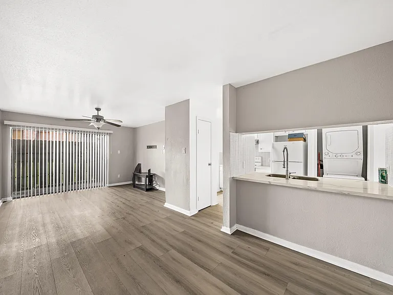 9090 S Braeswood Blvd #75 — Photo 8