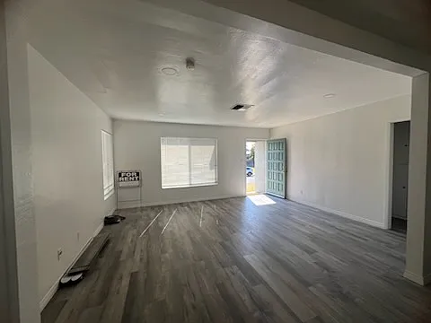 3 bed, 1250 sqft, $1,950 — Photo 4