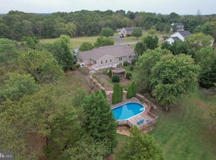 162 Robins Ln, Falling Waters, WV 25419