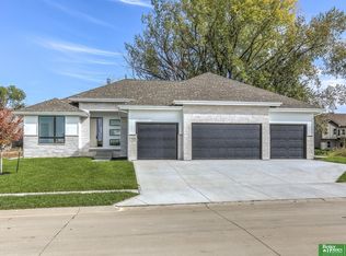11011 S 98th St, Papillion, NE 68046