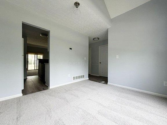 4th image of 8518 Lazelle Village Dr