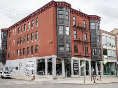 1737 W Division St APT 203, Chicago, IL, 60622