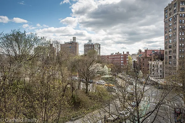 Sold by Garfield Realty  | media 38