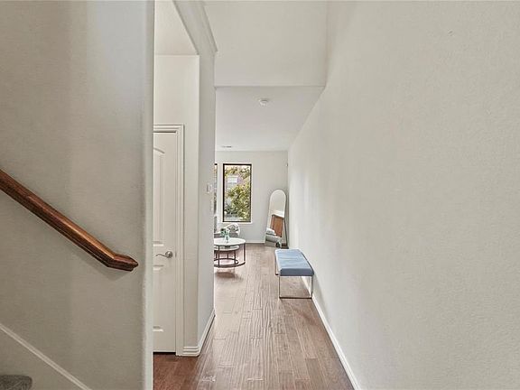 2nd image of 546 Alexandra Ave #546