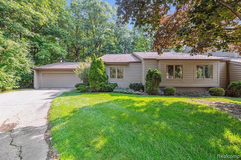 2418 Tanbark Oak Dr, Flint, MI 48532 Zillow