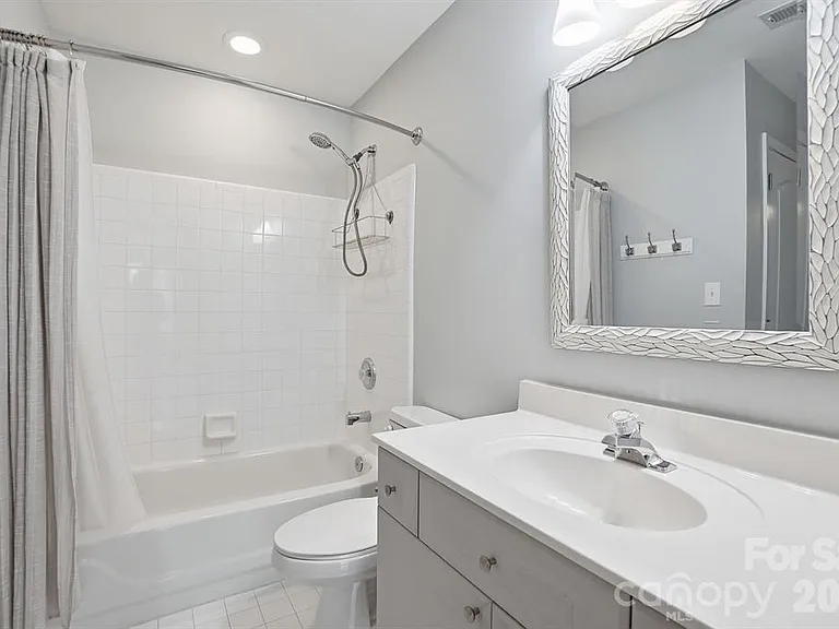 19512 Topgallant Dr — Photo 35