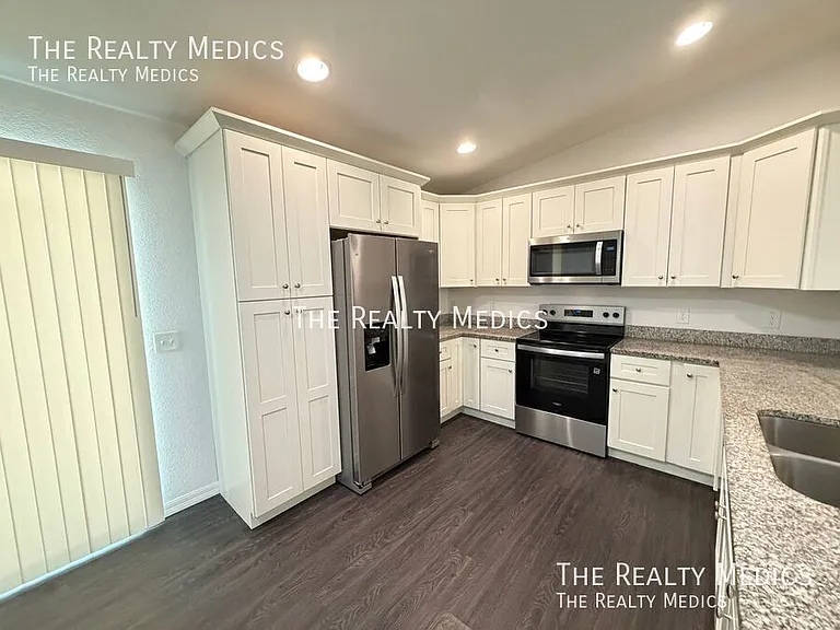 303 Sequoia Dr — Photo 6