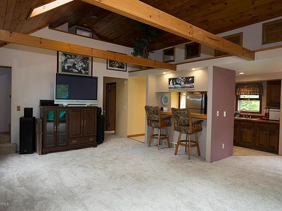 3rd image of 3316 Shaw Hill Rd