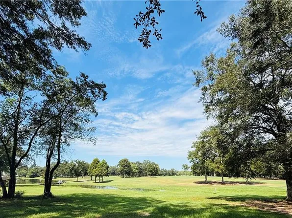 841 Camphill Dr, Abita Springs, LA 70420