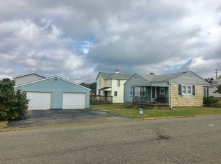 1098 Elm St, Monaca, PA 15061