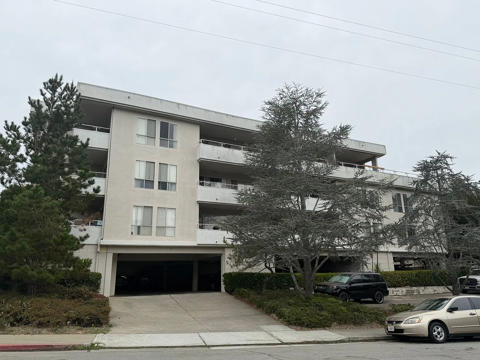 1320 Palos Verdes Drive (10) — Photo 2